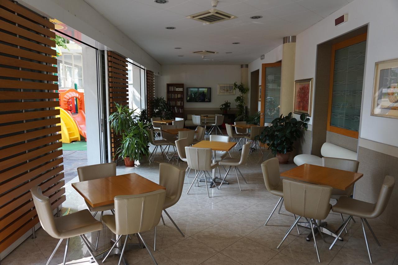 Hotel Angelus Rimini Buitenkant foto